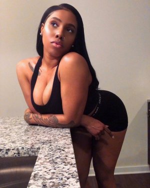 Tahyss escorts in Sweetwater, FL